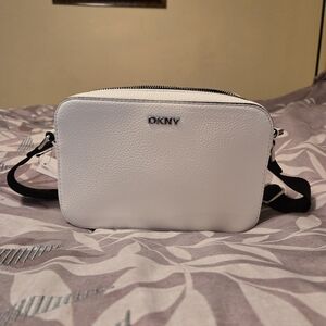 NWTS DKNY Elegant White Shoulder Bag